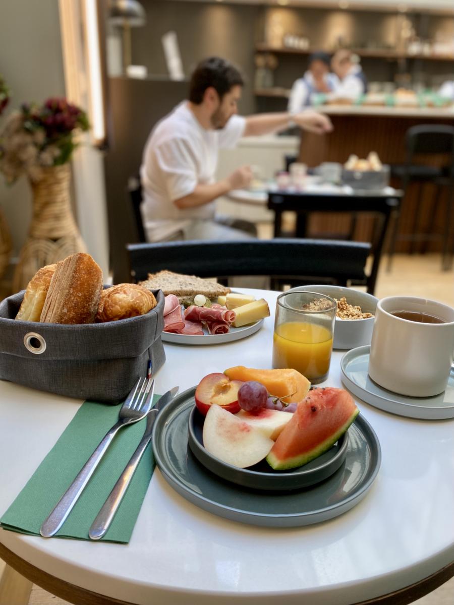 Hôtel Le Basile - Breakfast